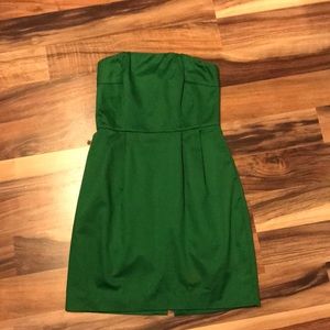 Green strapless dress with pockets
